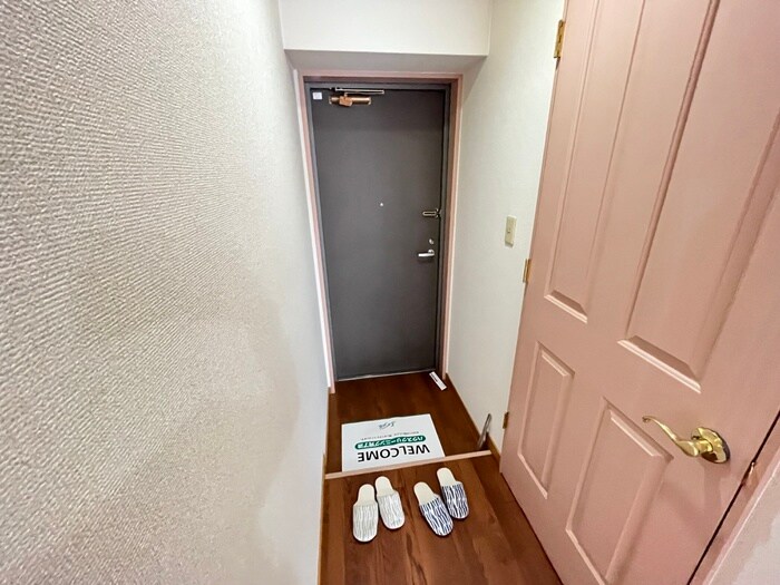 物件内観写真17　(玄関)