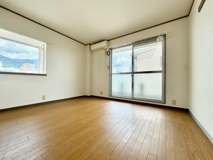 物件内観写真4　(居室)