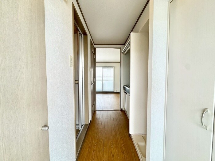 物件内観写真13　(廊下)