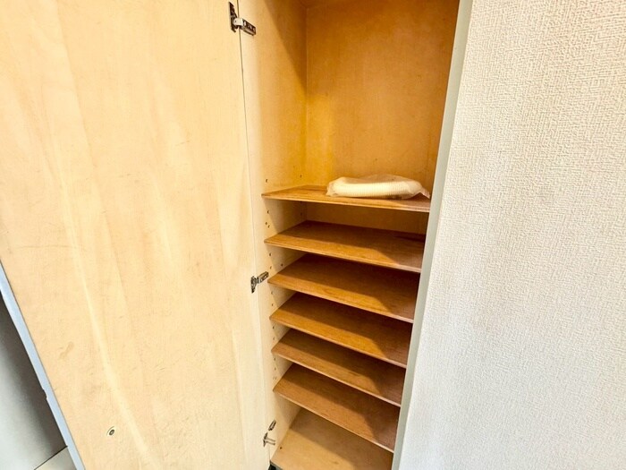 物件内観写真15　(靴箱)