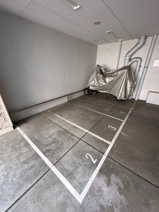 物件外観写真5　(バイク置き場)