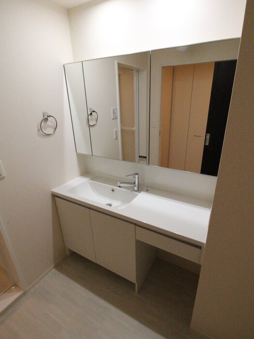 物件内観写真11　(洗面)