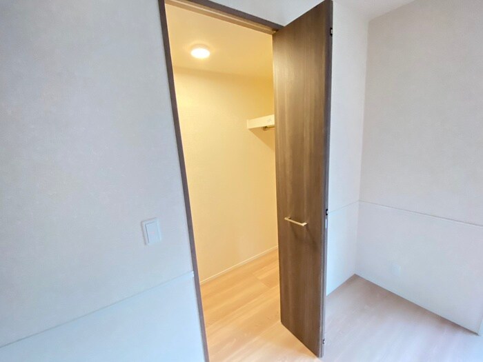 物件内観写真11　(収納)