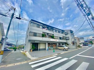 グリ－ンヒルズ小野マンション外観写真
