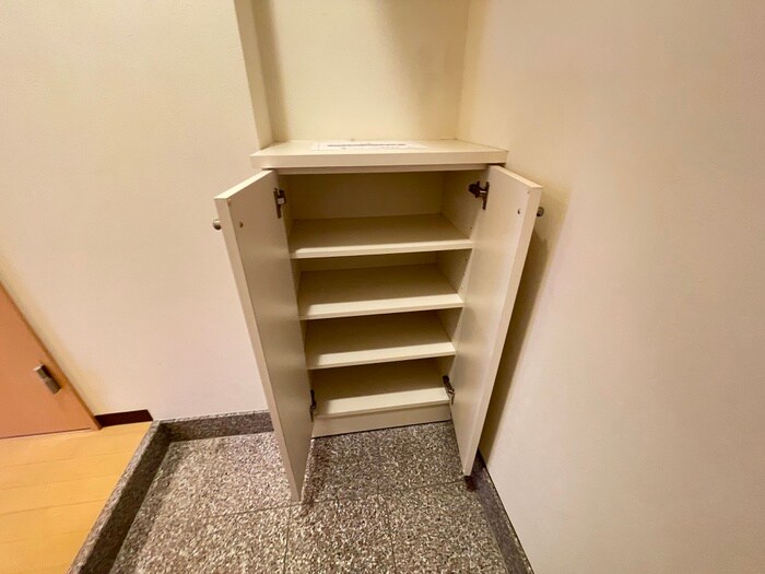 物件内観写真12　(靴箱)