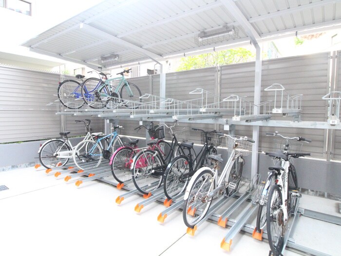 物件外観写真6　(駐輪場)