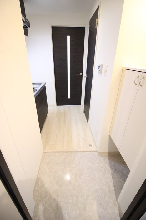 物件内観写真7　(玄関)