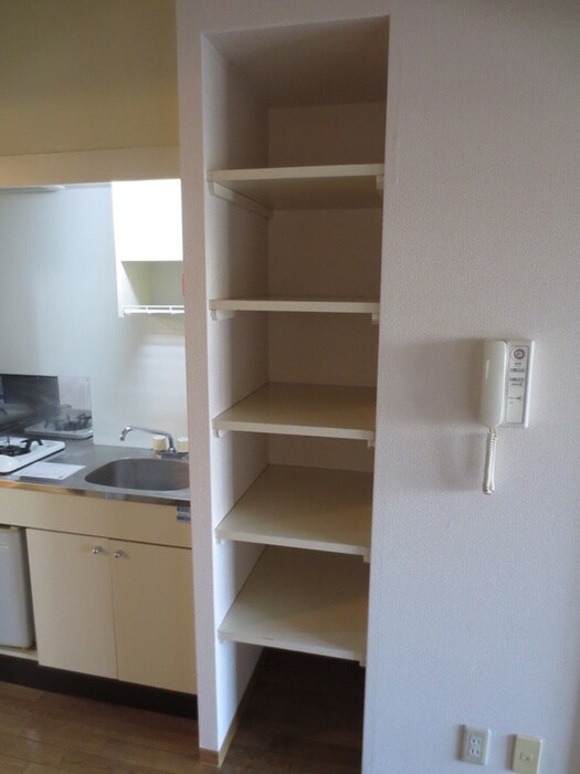 物件内観写真13　(収納)