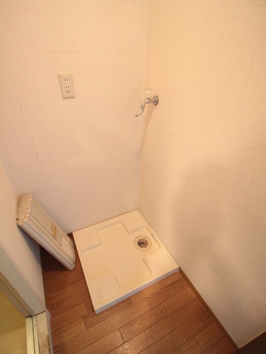 物件内観写真13　(洗濯機置場)