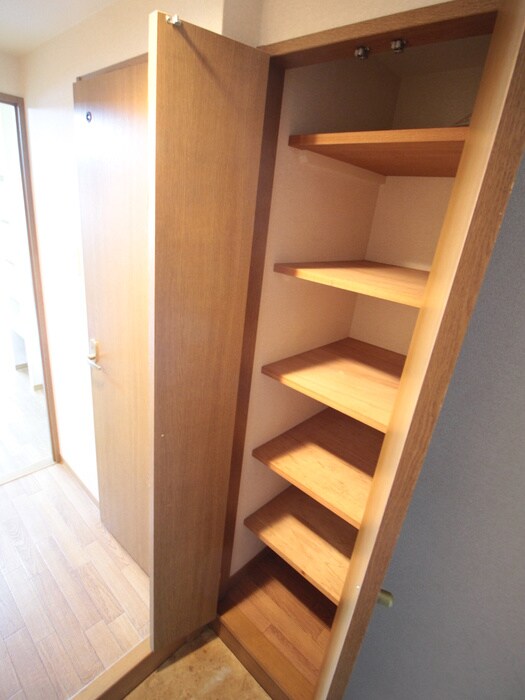 物件内観写真18　(収納)