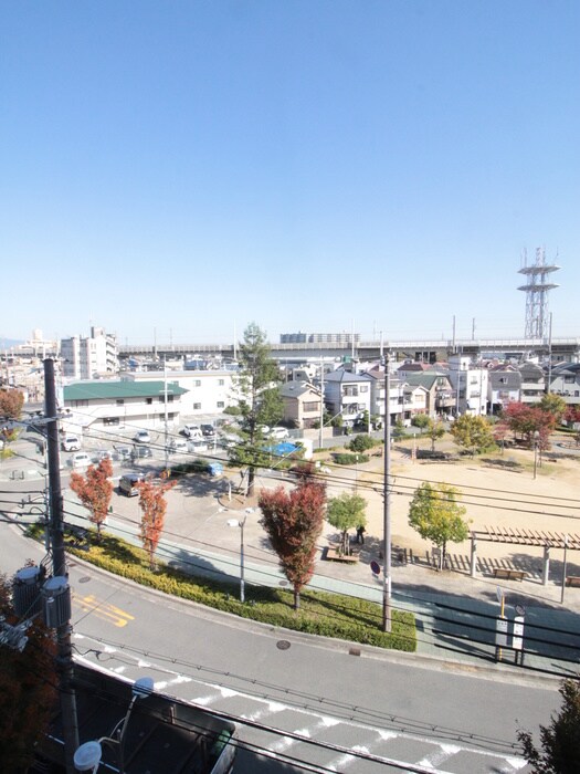 物件内観写真22　(室内からの展望)