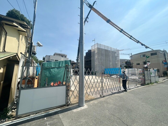 物件外観写真1　(建築中)