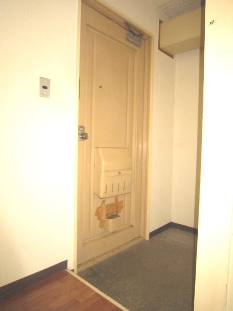 物件内観写真11　(玄関)