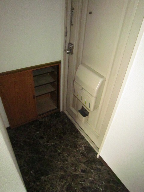 物件内観写真15　(玄関)
