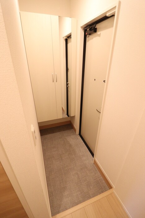 物件内観写真13　(玄関)