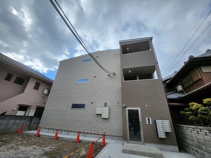 物件外観写真2　(外観写真)