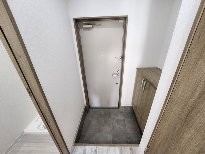 物件内観写真15　(玄関)