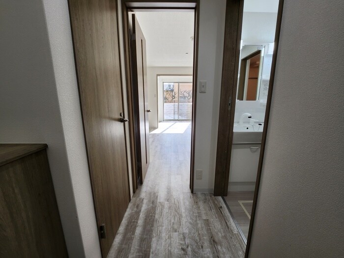 物件内観写真17　(廊下)