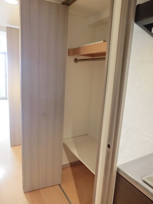 物件内観写真12　(収納)