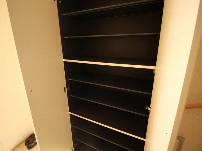 物件内観写真18　(靴箱)