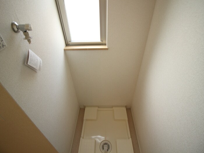 物件内観写真20　(洗濯機置場)