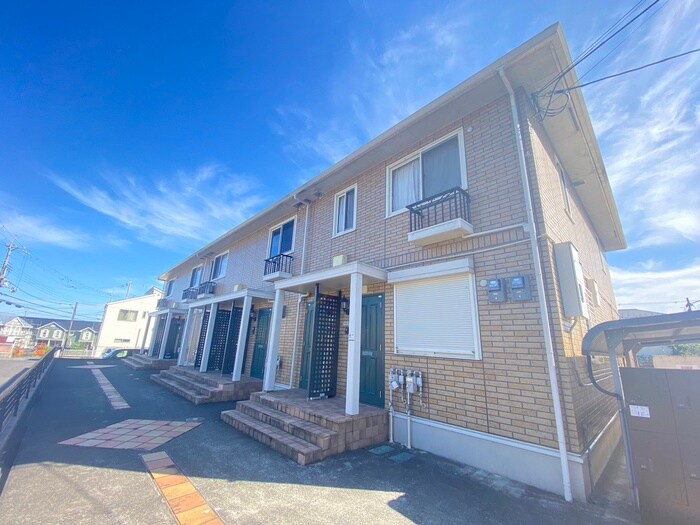 物件外観写真1　(エントランス部分)