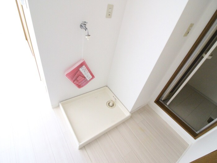 物件内観写真15　(洗濯機置場)