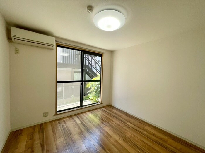 物件内観写真4　(居室)