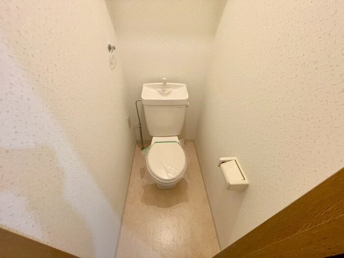 物件内観写真8　(トイレ)