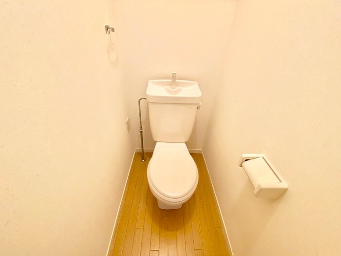 物件内観写真9　(トイレ)