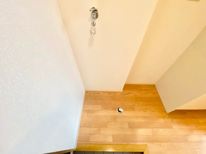 物件内観写真10　(洗濯機置場)