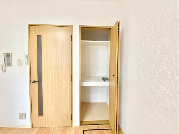 物件内観写真16　(収納)