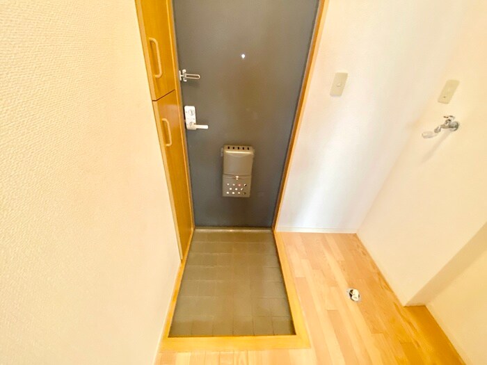 物件内観写真17　(玄関)