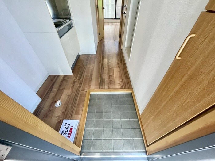 物件内観写真17　(玄関)