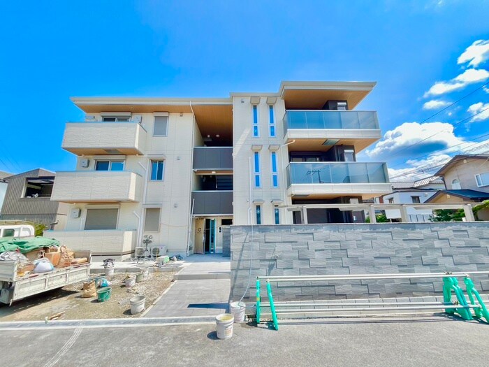 物件外観写真1　(外観写真)