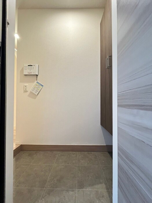 物件内観写真19　(玄関)