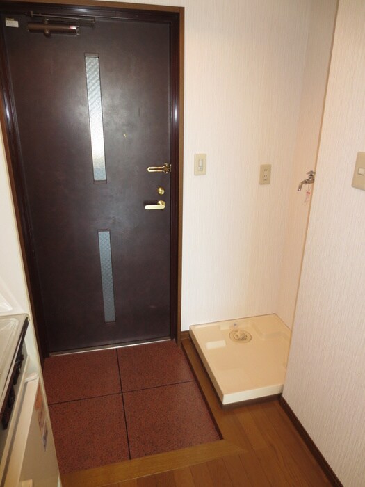 物件内観写真11　(玄関)