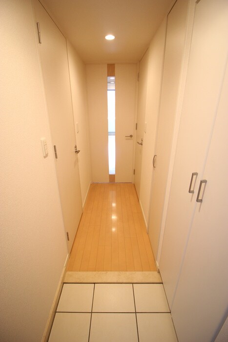 物件内観写真7　(玄関)