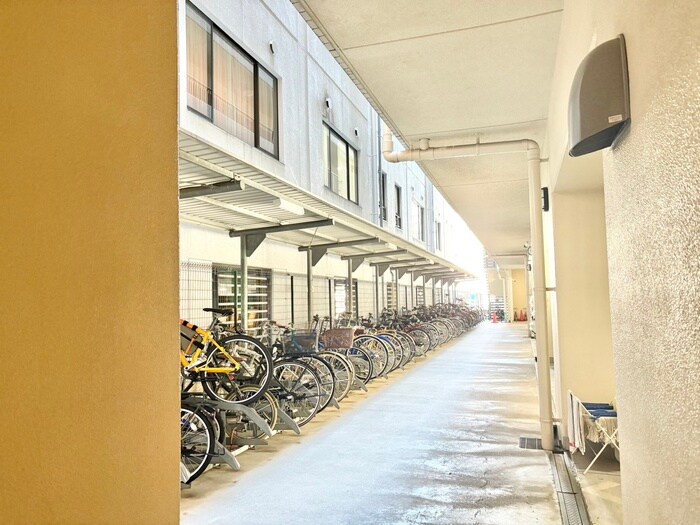 物件外観写真5　(駐輪場)