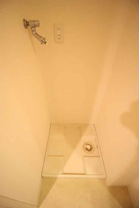 物件内観写真11　(洗濯機置場)