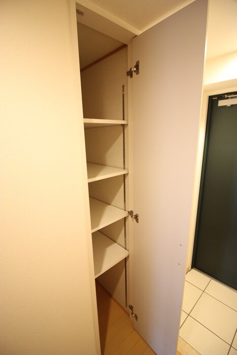 物件内観写真12　(収納)