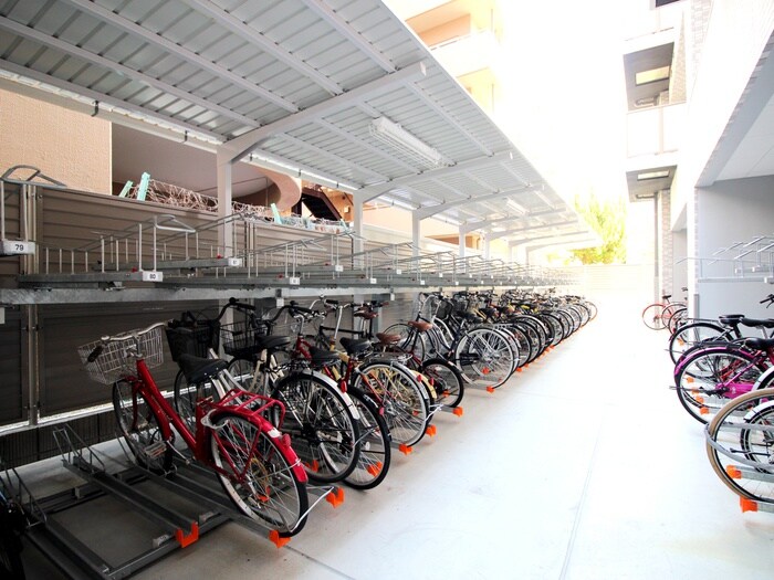 物件外観写真6　(駐輪場)