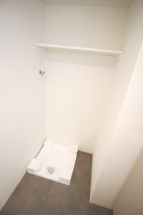 物件内観写真11　(洗濯機置場)