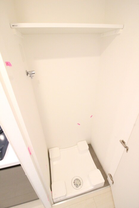 物件内観写真11　(洗濯機置場)