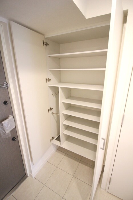 物件内観写真18　(靴箱)