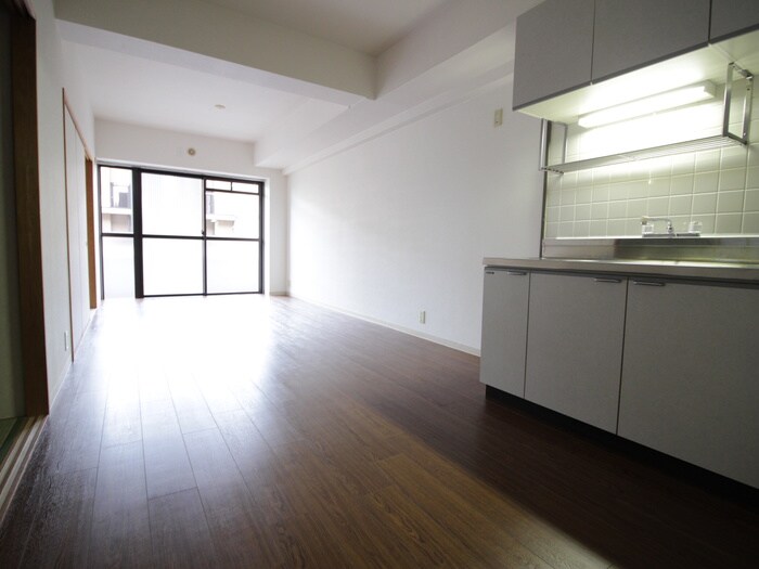 物件内観写真9　(室内からの展望)