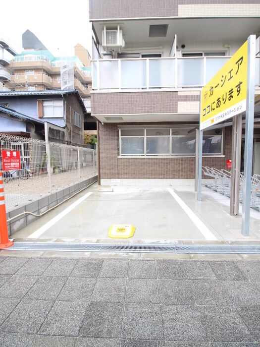 物件外観写真5　(駐車場)