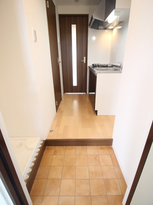 物件内観写真13　(玄関)