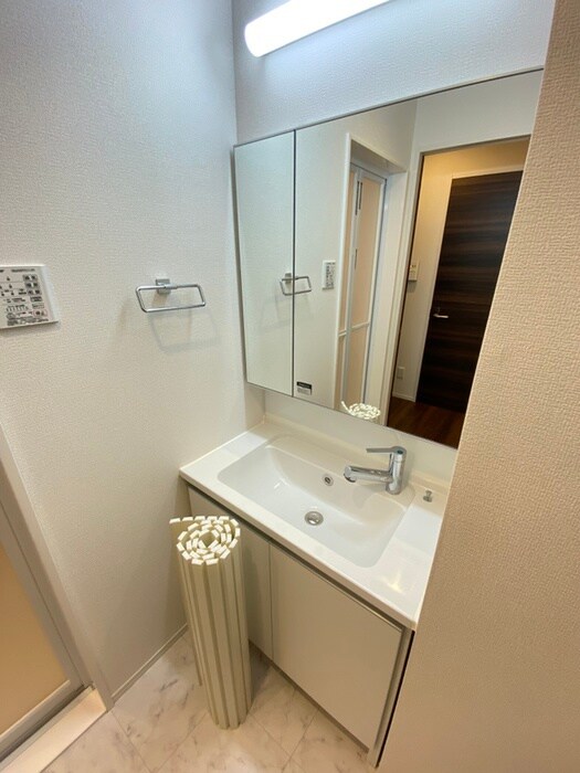 物件内観写真8　(洗面)