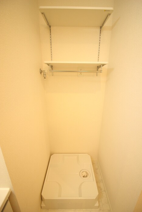 物件内観写真17　(洗濯機置場)